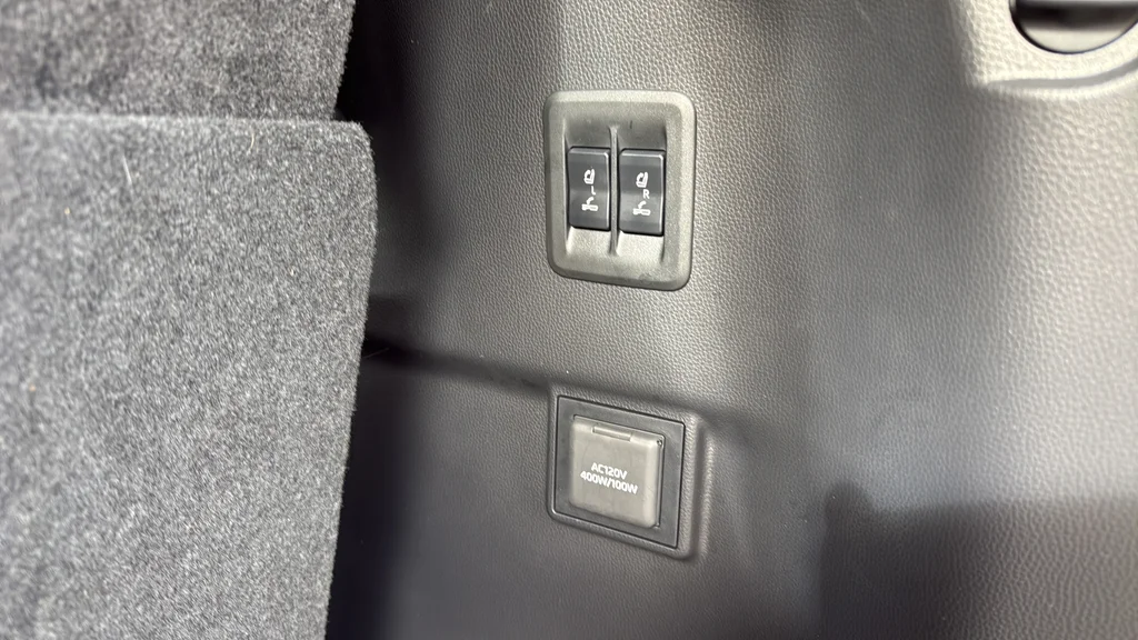 Certified Used 2024  Lexus 550 Luxury+ image 22