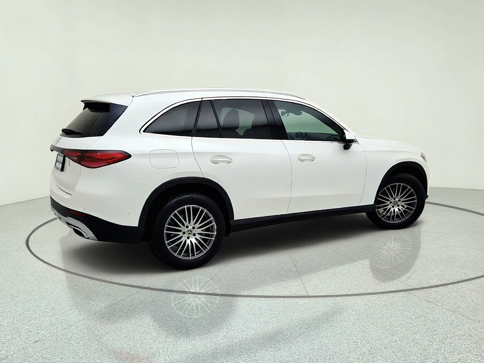 Certified Used 2025 Polar White Mercedes-Benz GLC 300 image 8