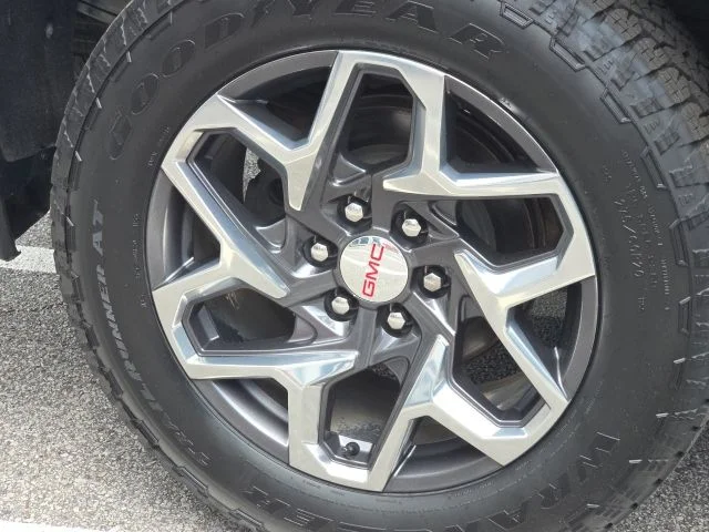 Used 2022 Silver GMC SLT image 12