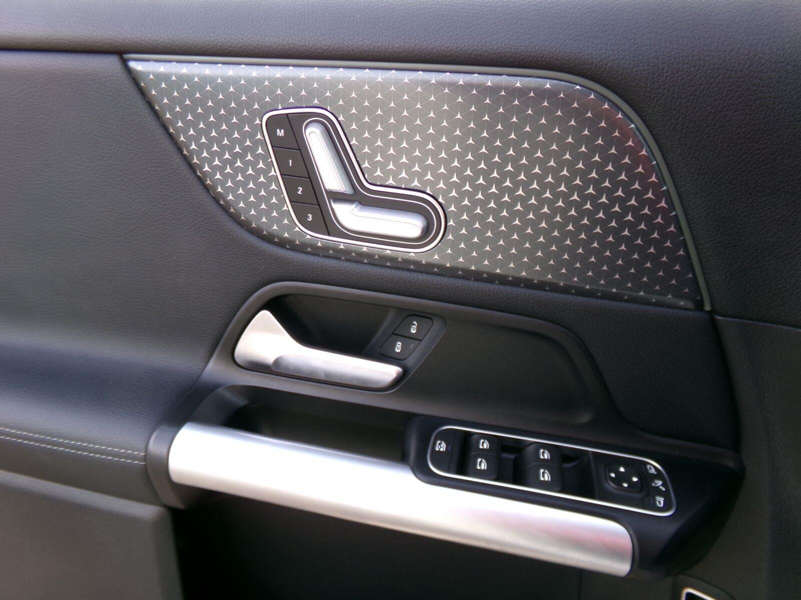 2025 Mercedes-Benz GLA GLA250 - Photo 11