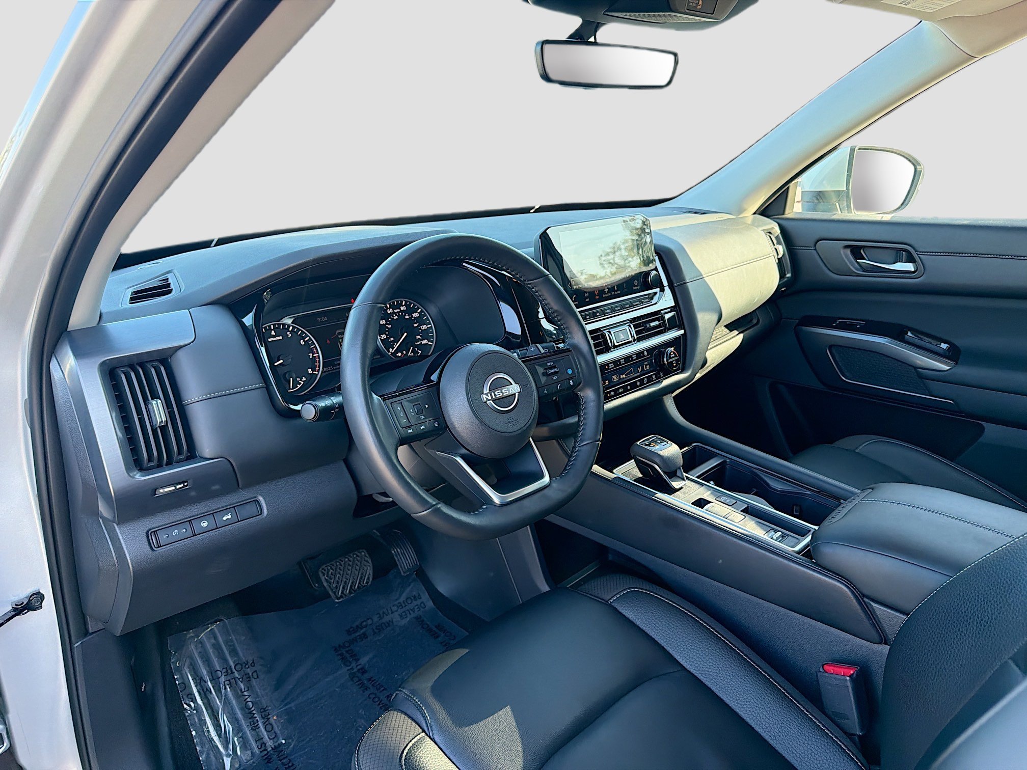 Used 2025 Brilliant Silver Metallic Nissan SL image 27