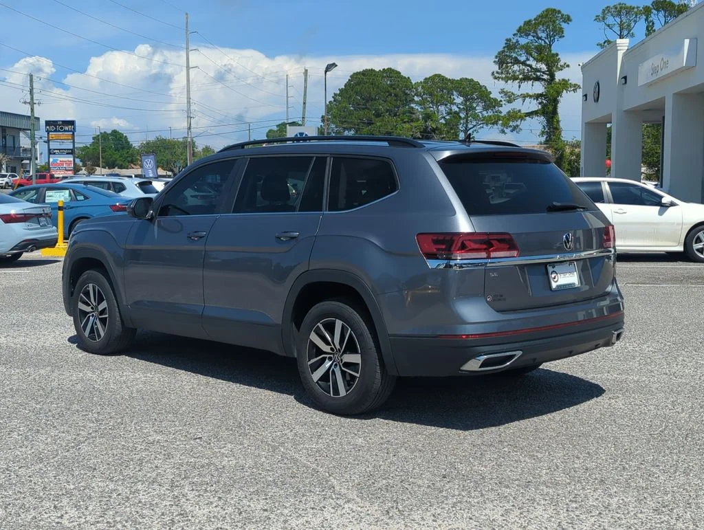 Used 2023  Volkswagen 2.0T SE image 5