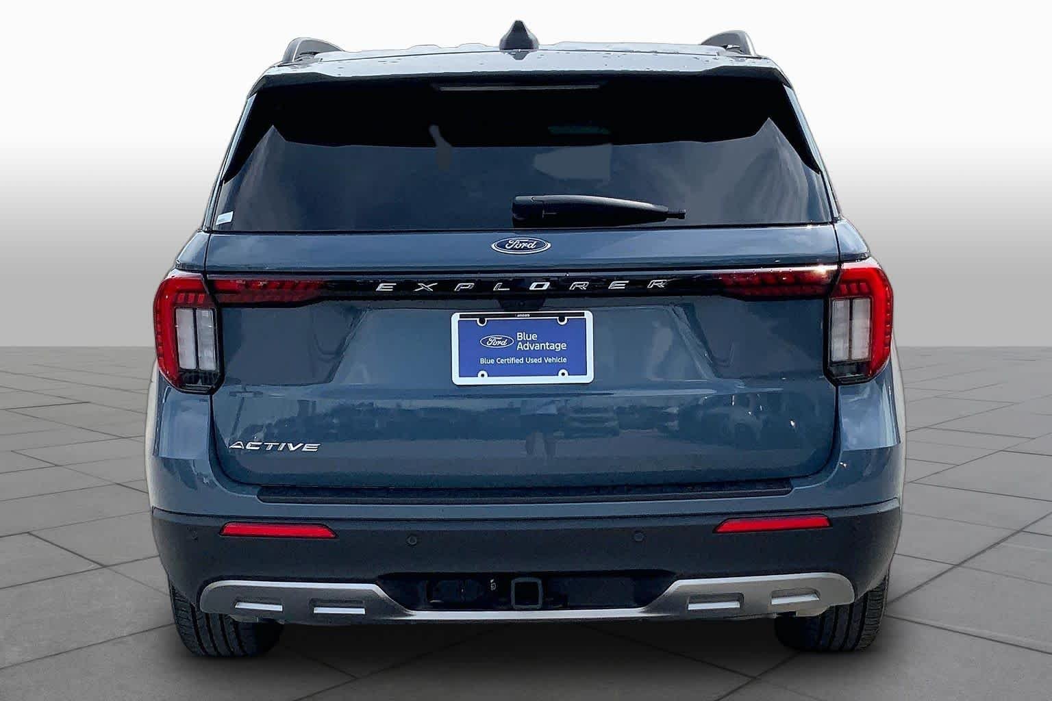 Used 2025 Vapor Blue Ford Active image 5