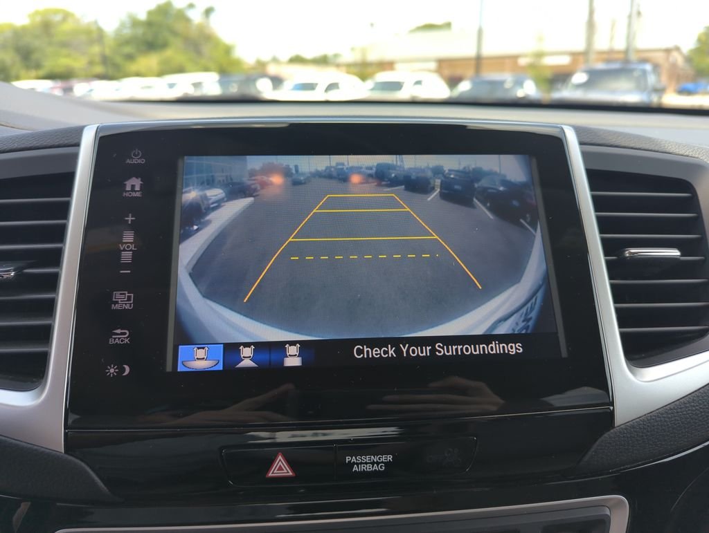 Used 2017  Honda Touring image 26