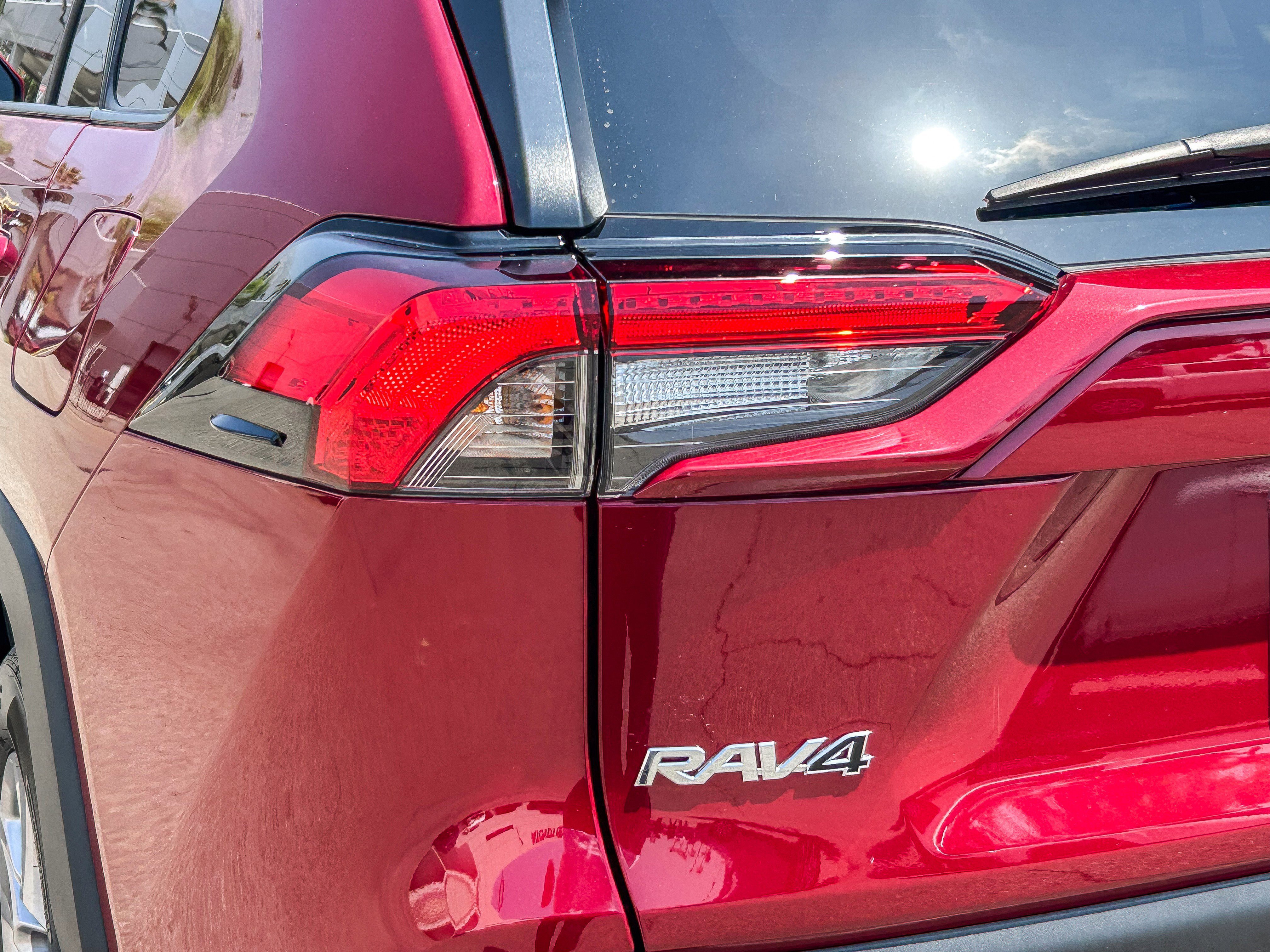 Used 2025 RUBY FLARE PEARL TOYOTA TRUCK XLE image 9