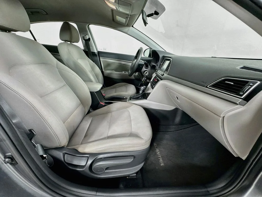 Used 2018 Machine Gray Hyundai SEL image 31