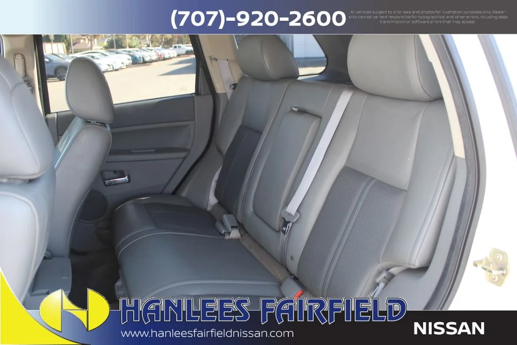 Used 2005 White Jeep Limited image 15