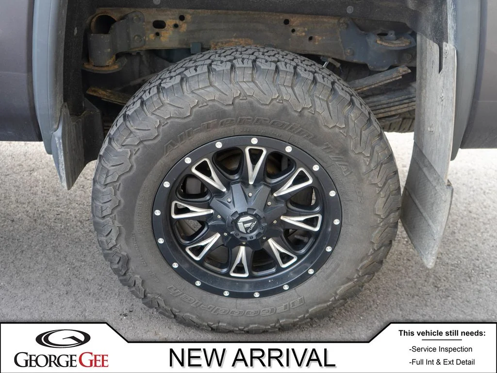 Used 2016 Gray GMC SLT image 29