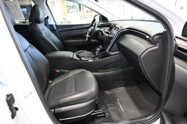 Used 2023 White Hyundai SEL image 10