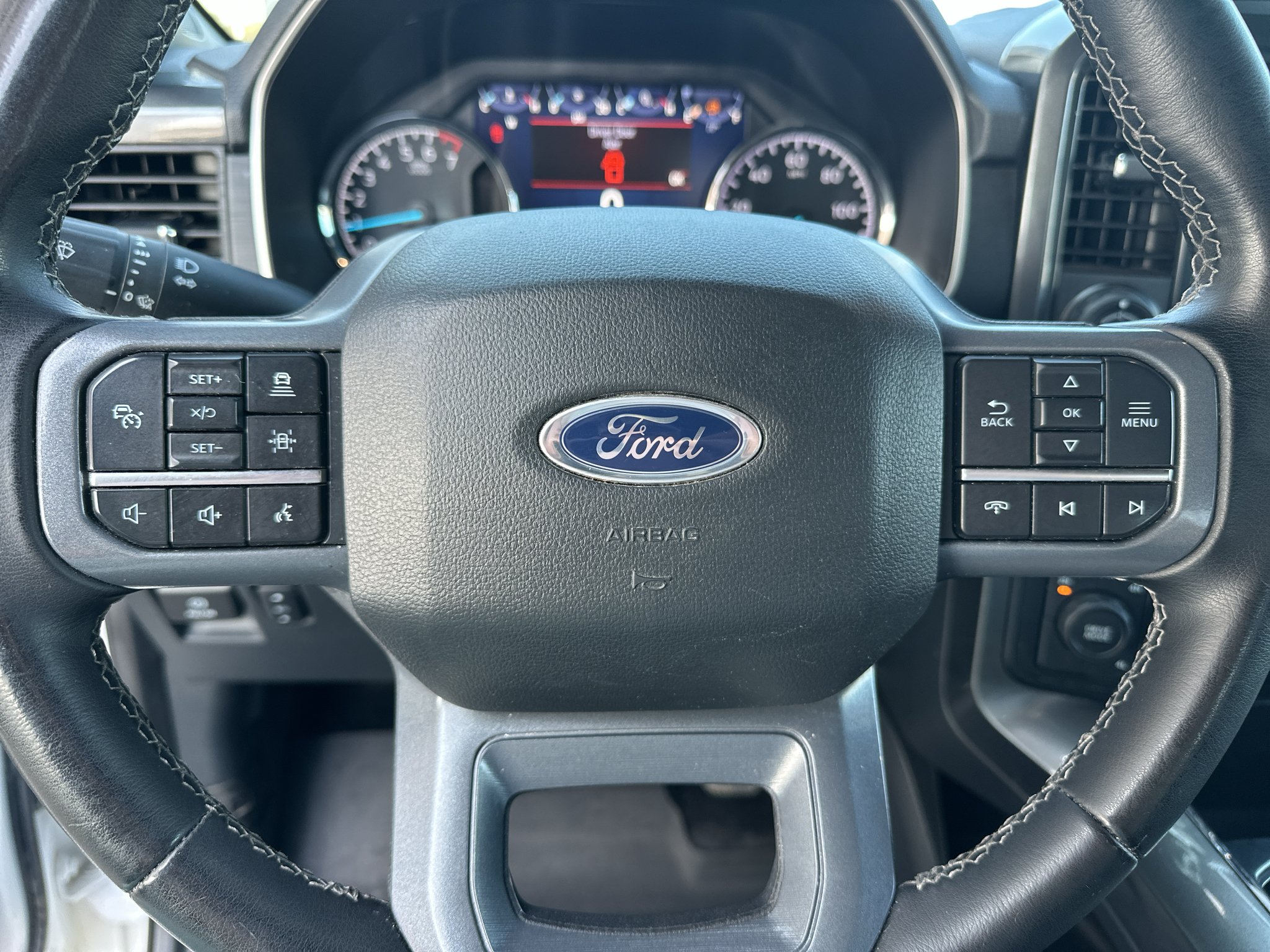 Used 2023 Oxford White Ford XLT image 18