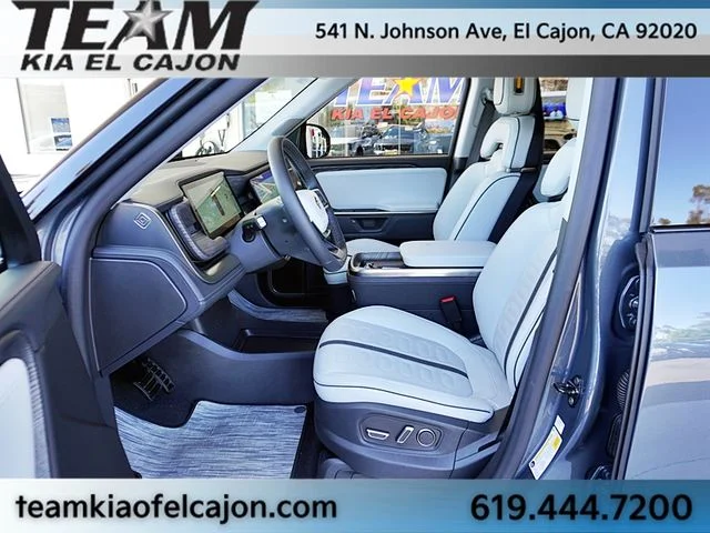 Used 2026  Rivian  image 16