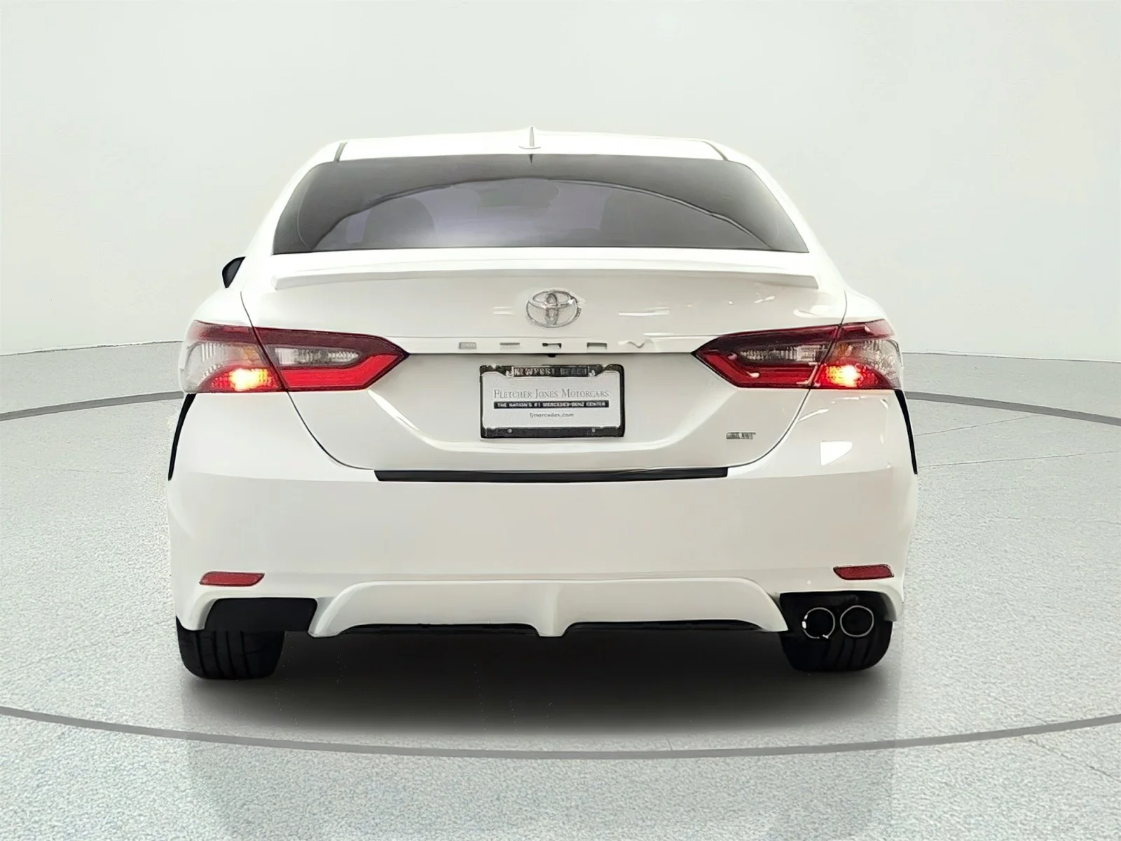 Used 2023 Ice Cap Toyota SE image 6