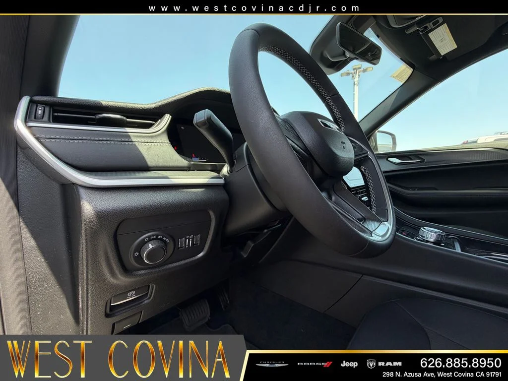 New 2026 Silver Zynith Jeep Laredo X image 22