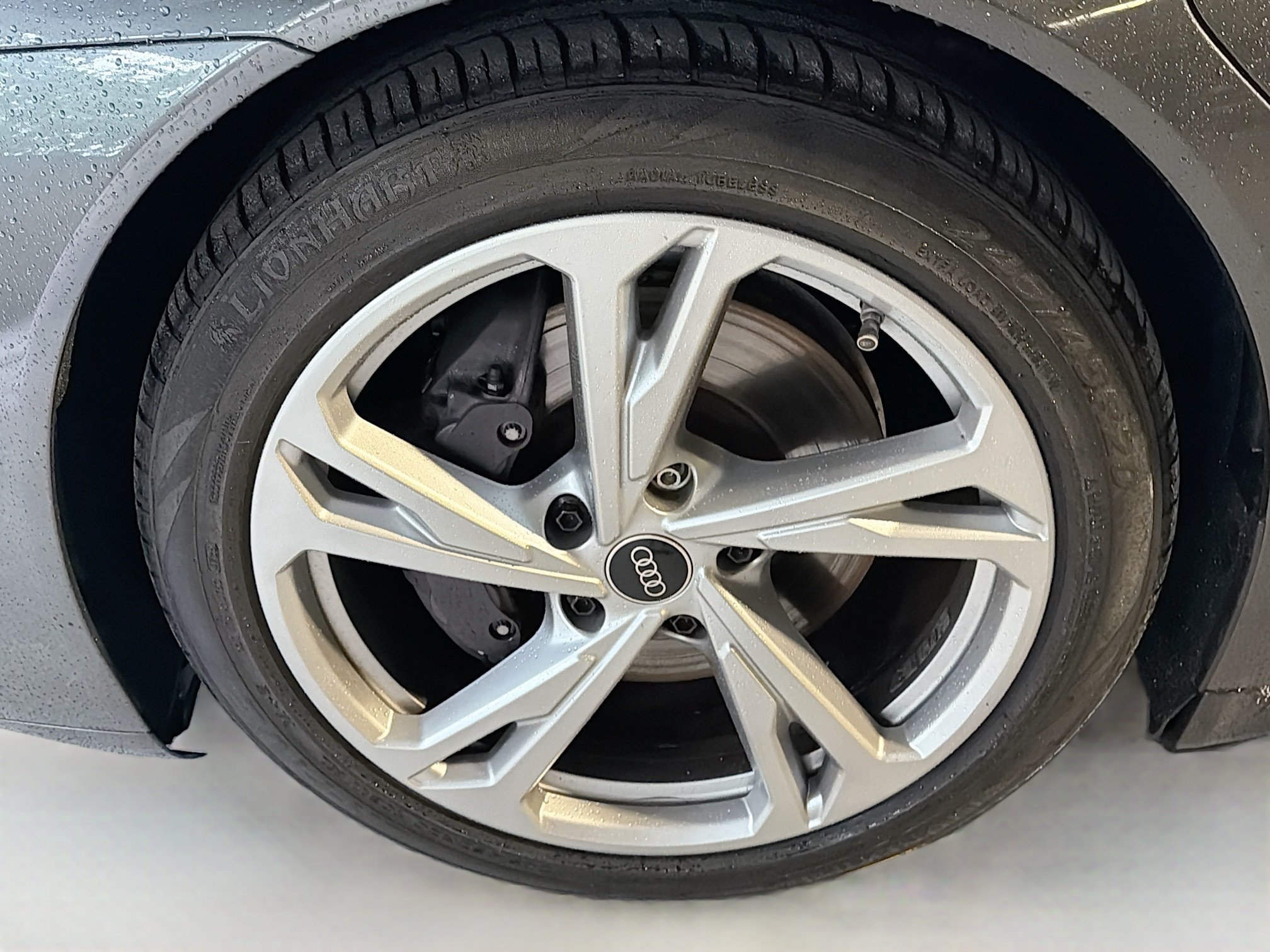 Used 2024 Daytona Gray Pearl Effect Audi Premium Plus image 40