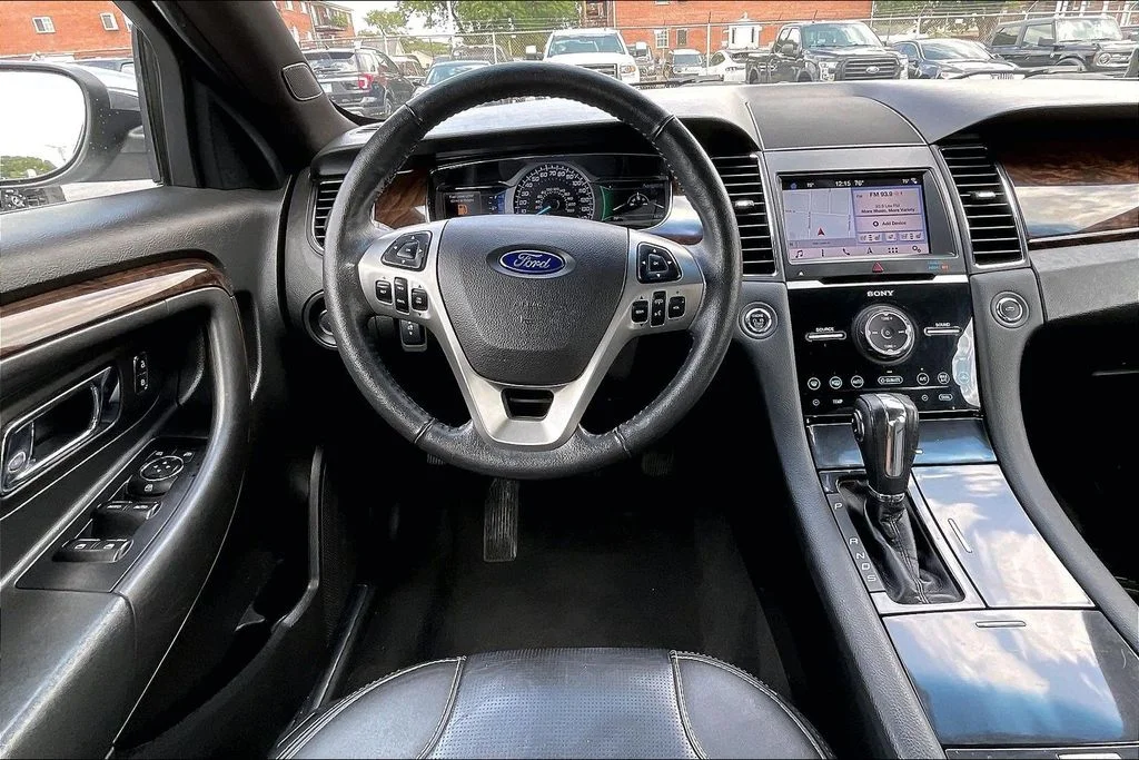 Used 2019 White Ford Limited image 4