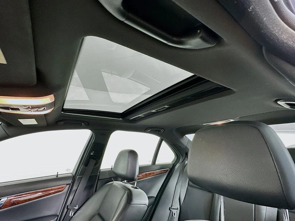 Used 2011  Mercedes-Benz C 300 image 20