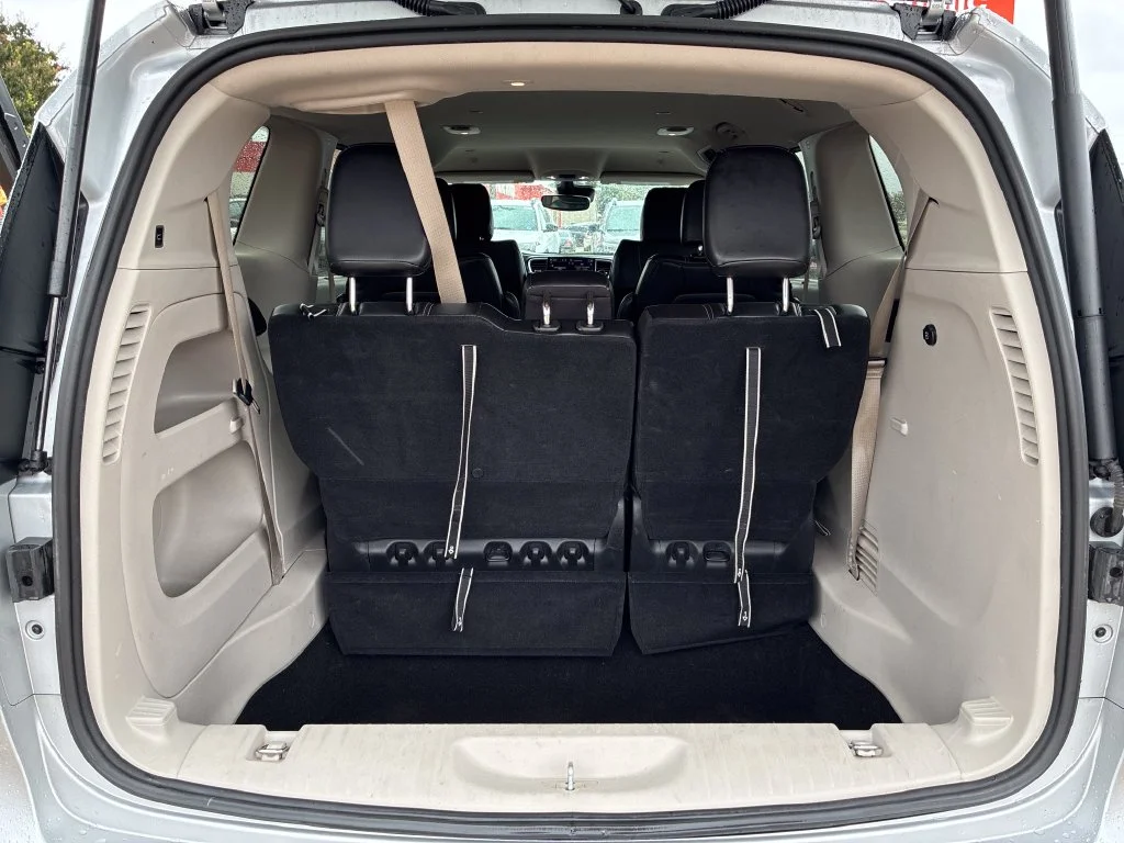 Used 2024 Silver Chrysler Touring L image 20