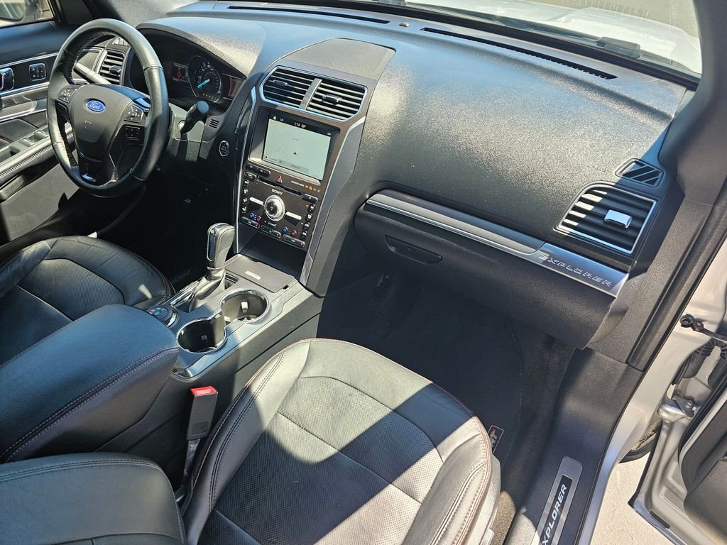 Used 2018 Silver Ford Sport image 9