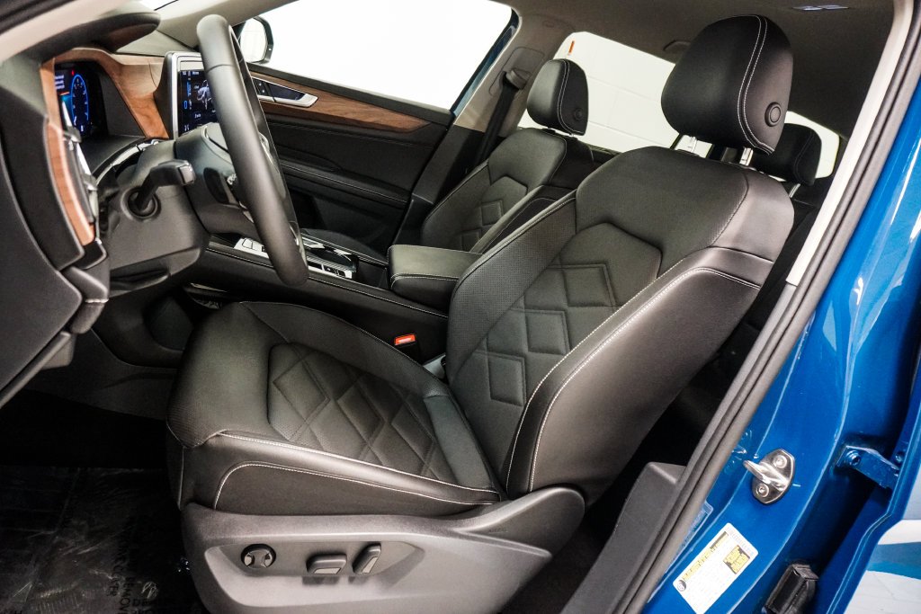 Used 2026 Blue Volkswagen SE w/Technology image 6