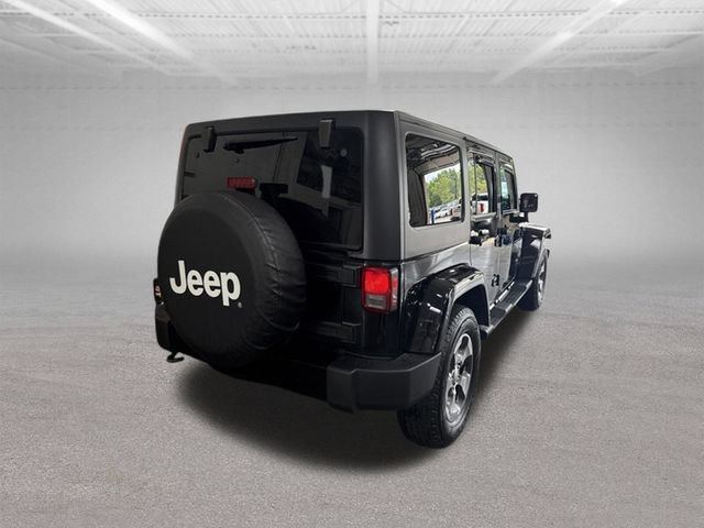Used 2016 Black Jeep Sahara image 24