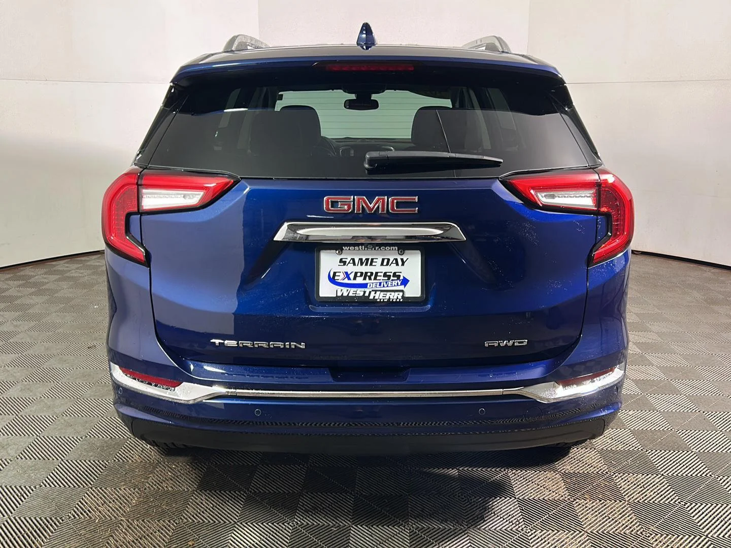 Used 2022 Marine Metallic GMC Denali image 7