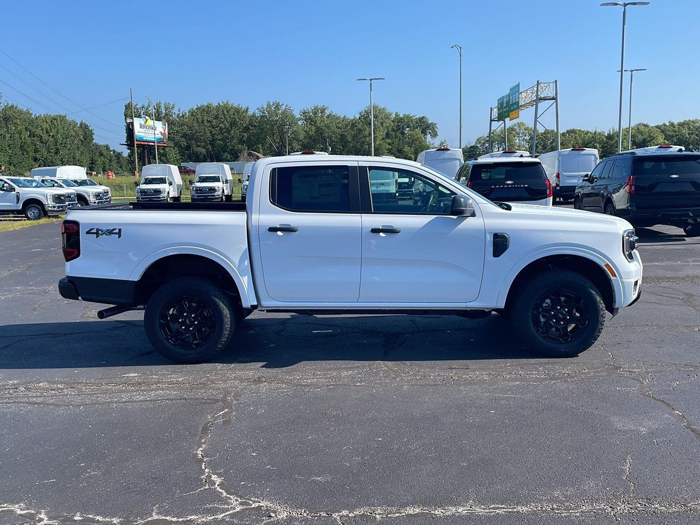 New 2026 Oxford White Ford XLT image 6
