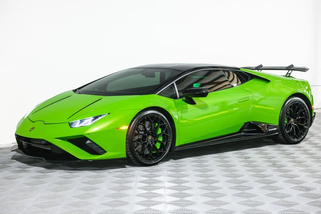 Used 2021 Green Lamborghini Base image 20