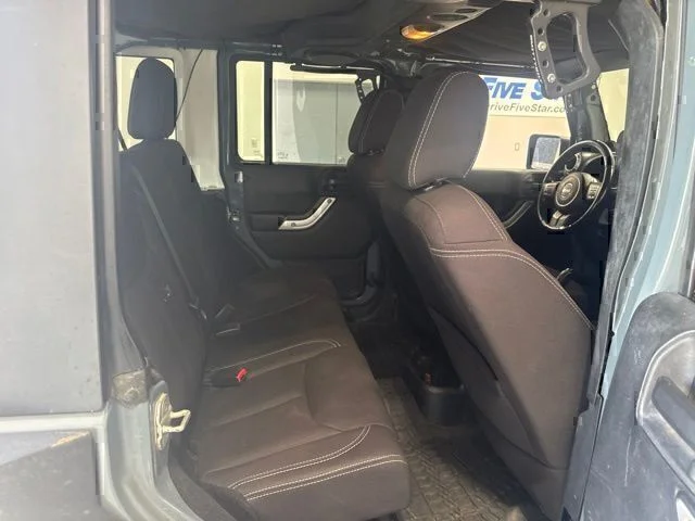 Used 2014 Gray Jeep Unlimited Rubicon image 21