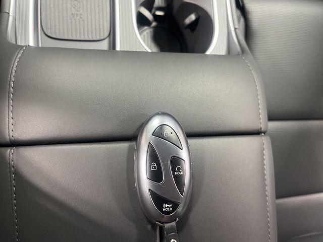 New 2026 White Hyundai Calligraphy FWD image 22