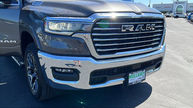 New 2026 Granite Crystal Metallic Clear-Coat Exterior Paint RAM Laramie image 11