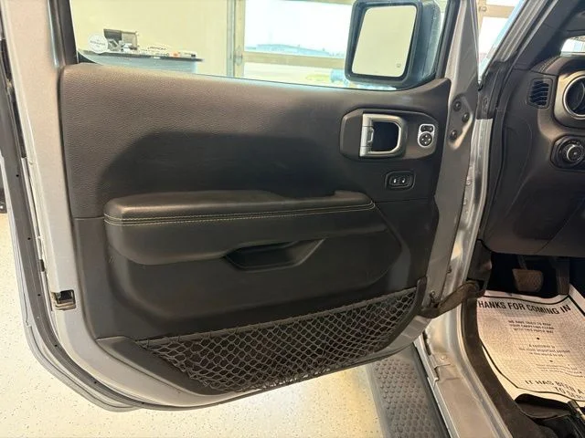 Used 2020 Silver Jeep Unlimited Sahara image 35