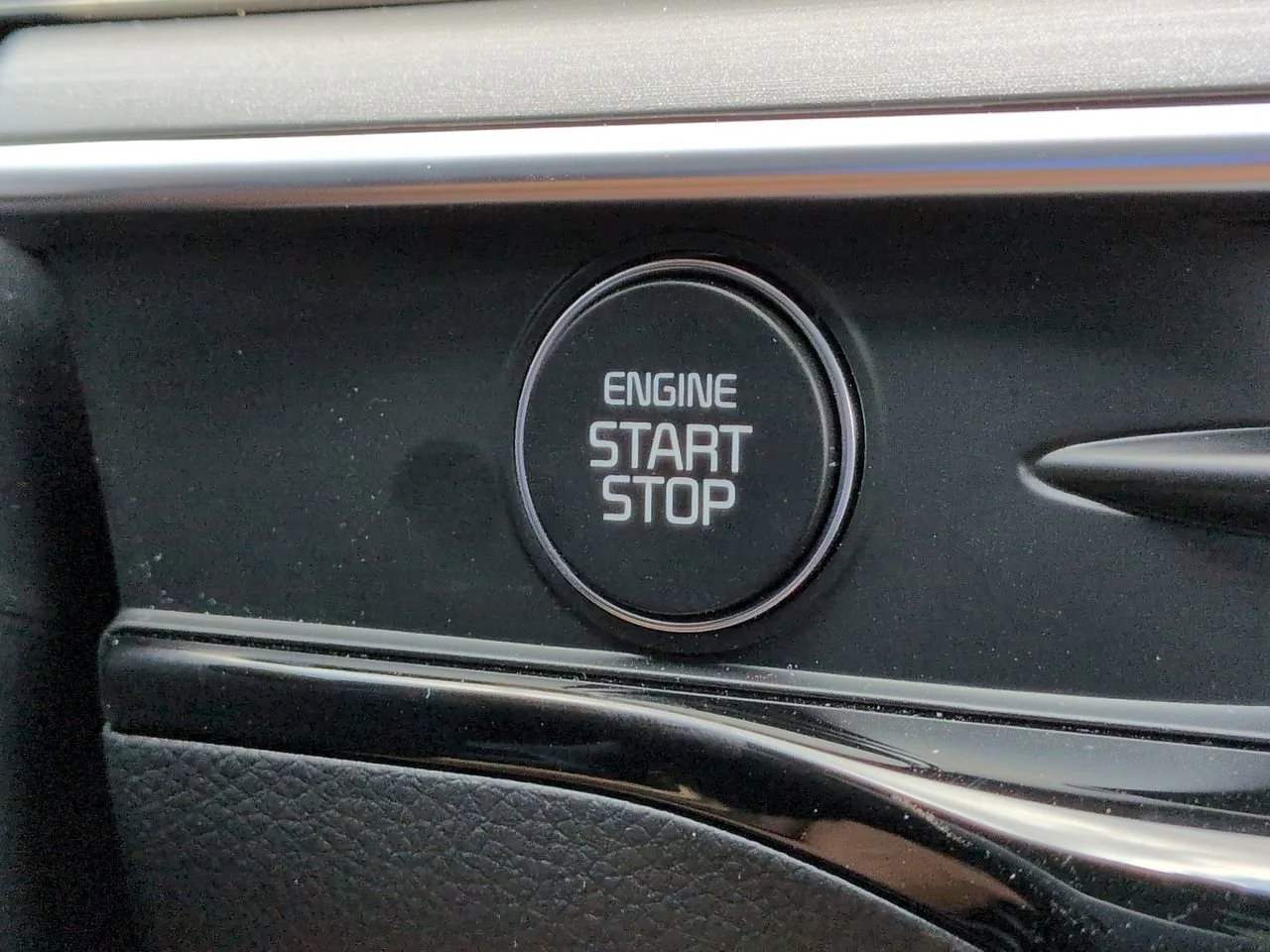 New 2026 Snow White Pearl Kia GT-Line image 30