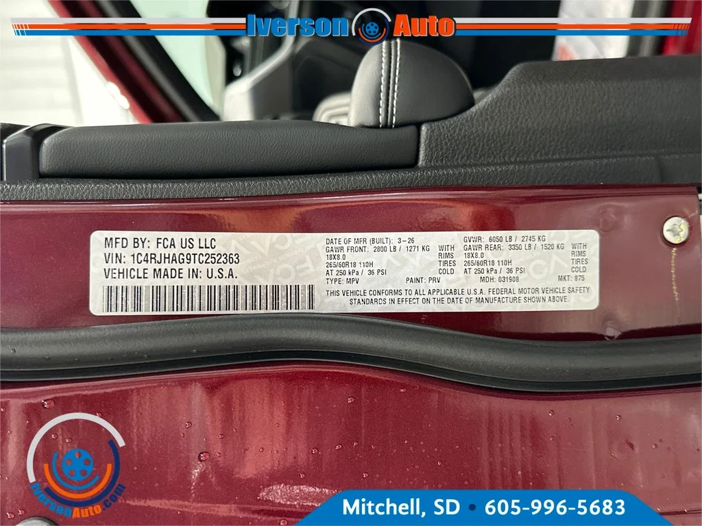 New 2026 Velvet Red Pearl-Coat Exterior Paint Jeep Laredo X image 13