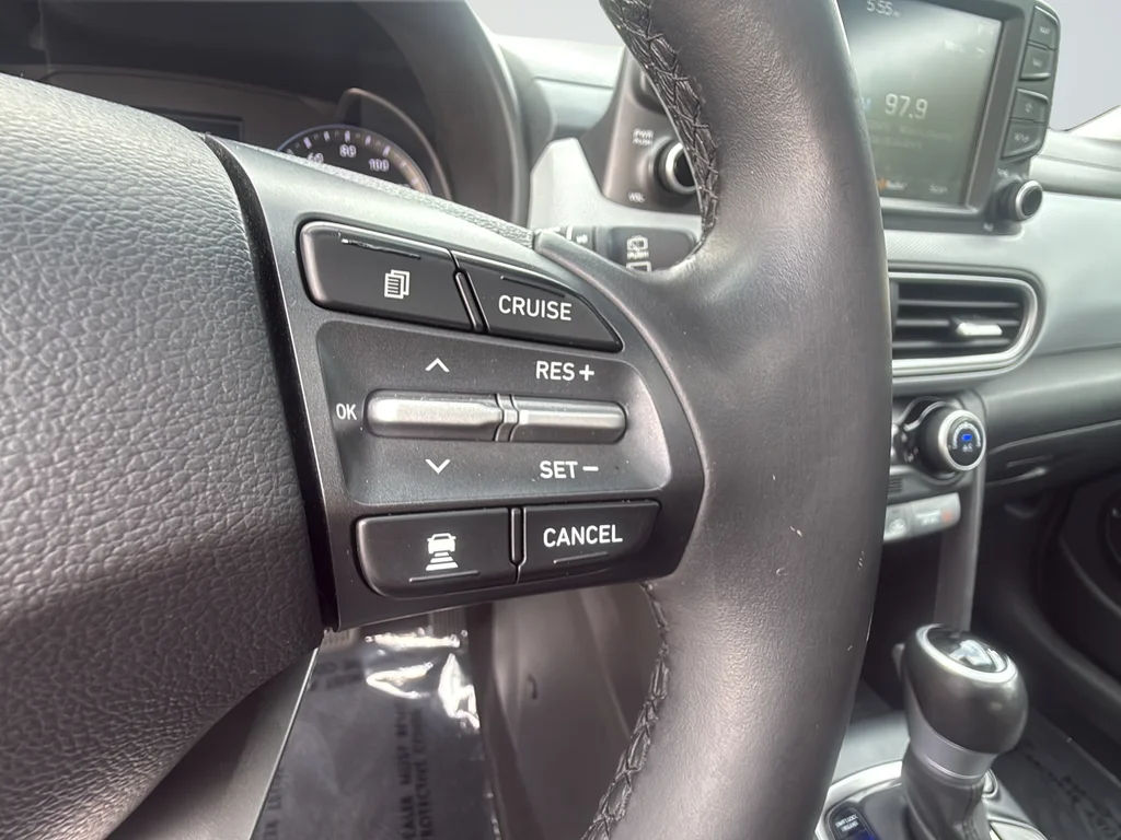 Used 2020 Red Hyundai Ultimate image 17