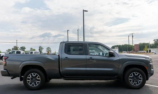 Used 2023 Gray Nissan SV image 5