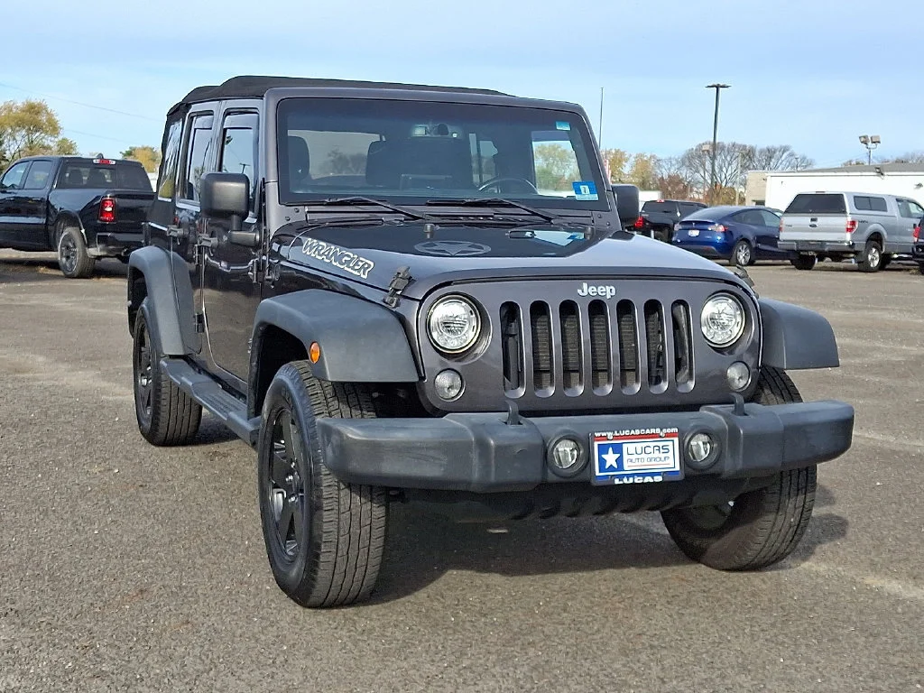 Used 2018 Gray Jeep Sport S 4x4 image 2