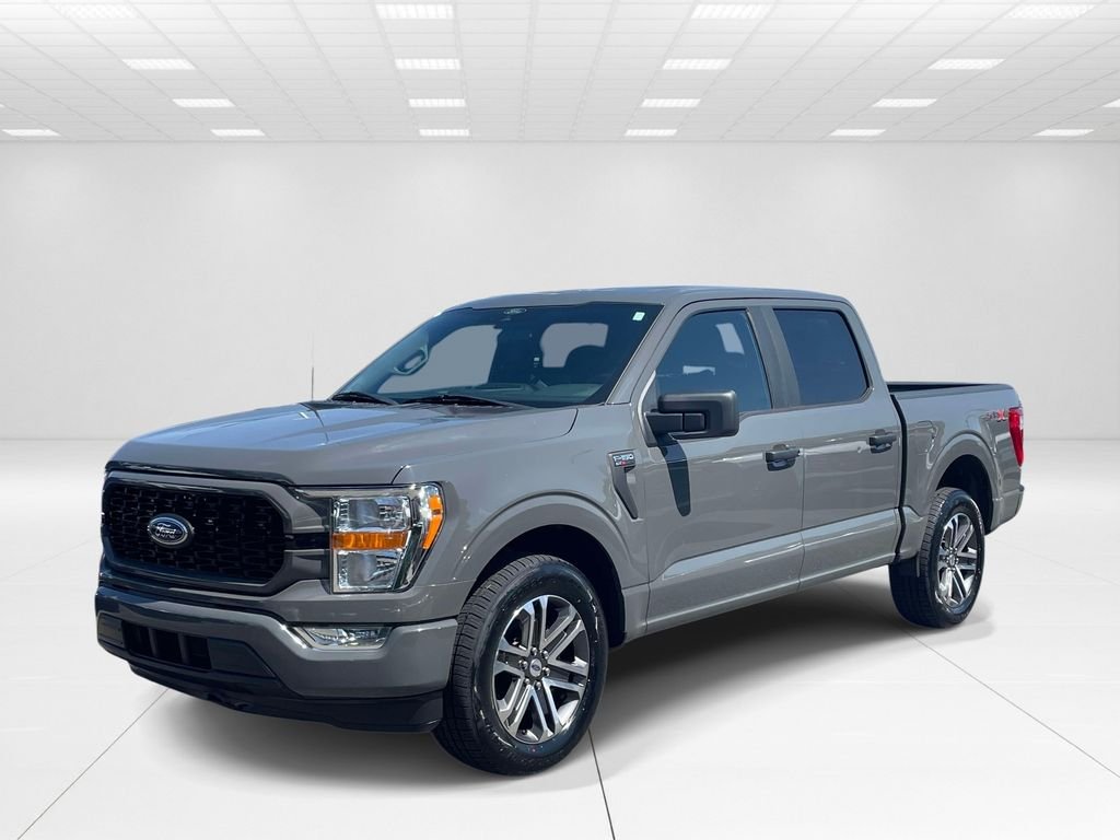 Used 2021  Ford XL image 3
