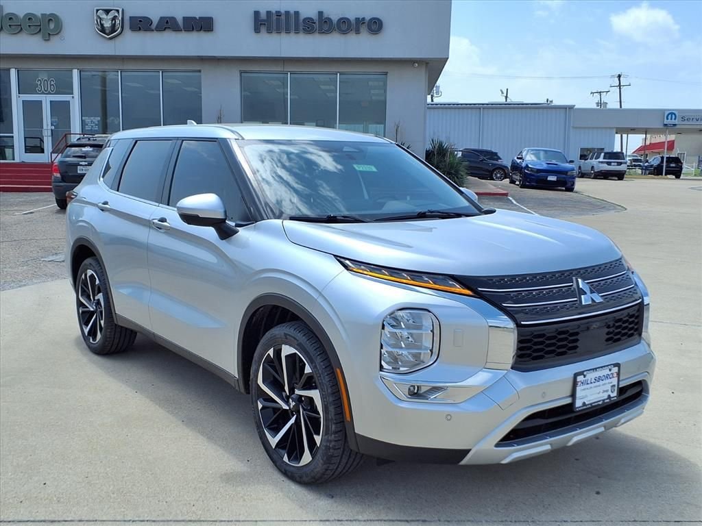 2024 Mitsubishi Outlander SE S-AWC's photo