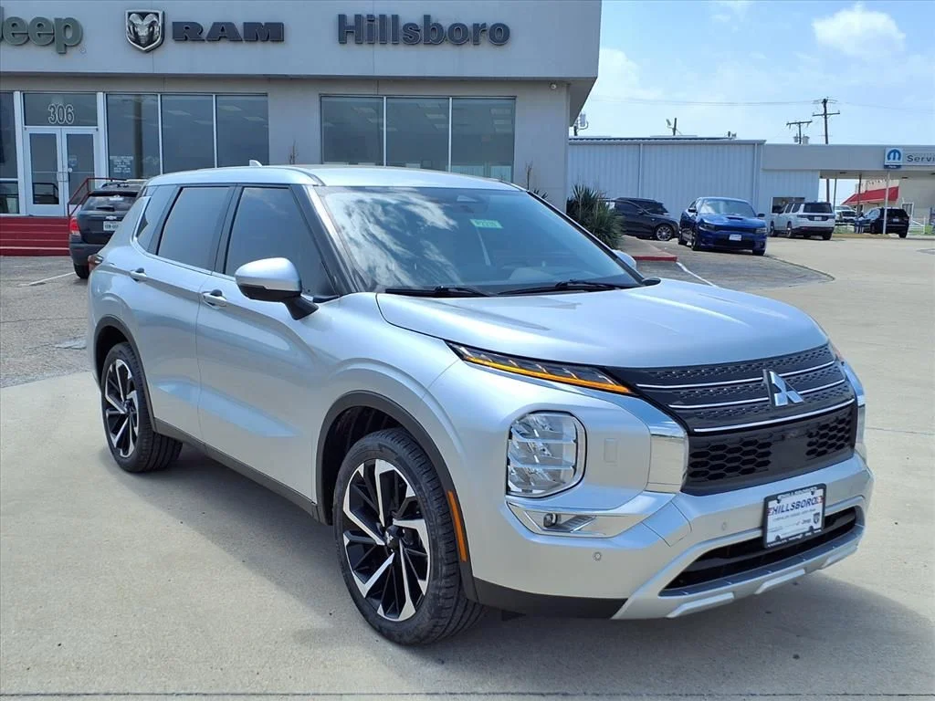 2024 Mitsubishi Outlander SE S-AWC's photo