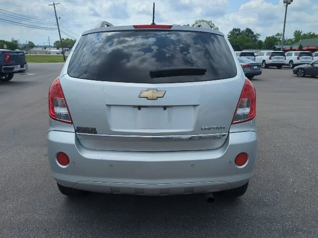 Used 2014 Silver Ice Metallic Chevrolet LTZ image 27