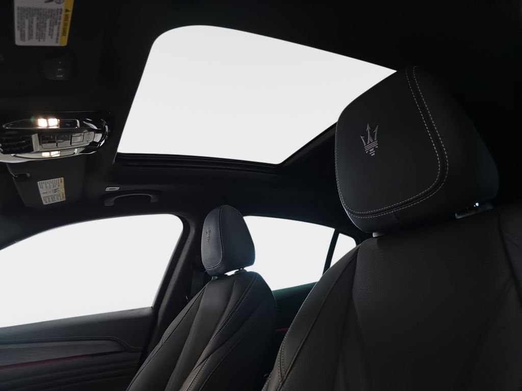 Used 2025 Bianco Maserati Modena image 29