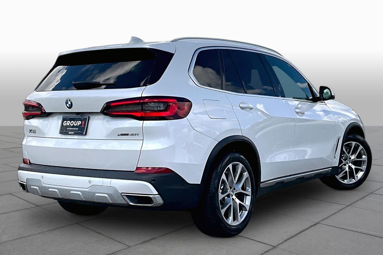 Used 2022 Mineral White Metallic BMW xDrive40i image 13