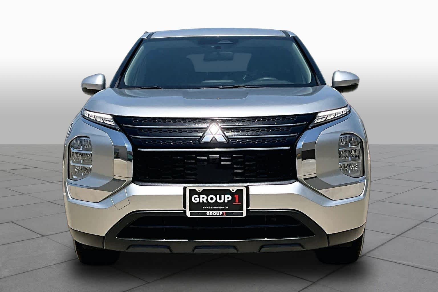 Pre-Owned 2023 Mitsubishi Outlander ES