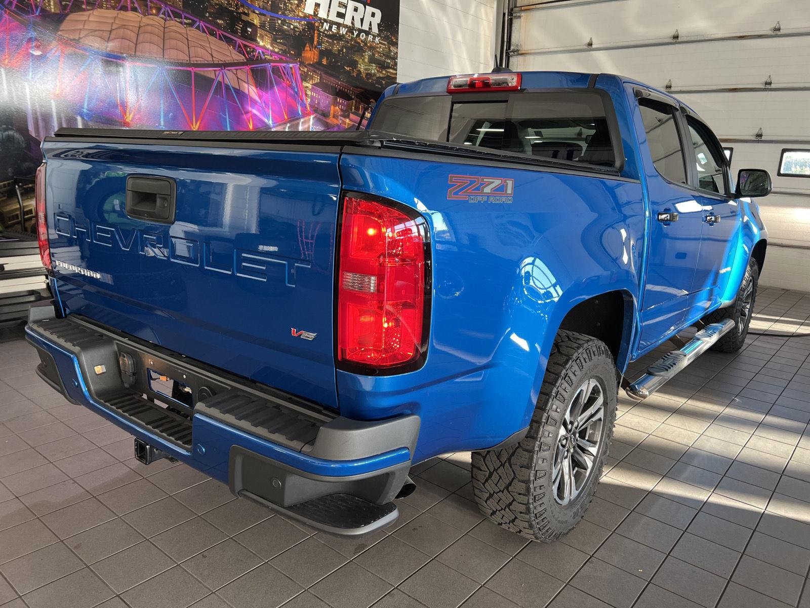 Used 2022 Bright Blue Metallic Chevrolet 4WD Z71 image 6