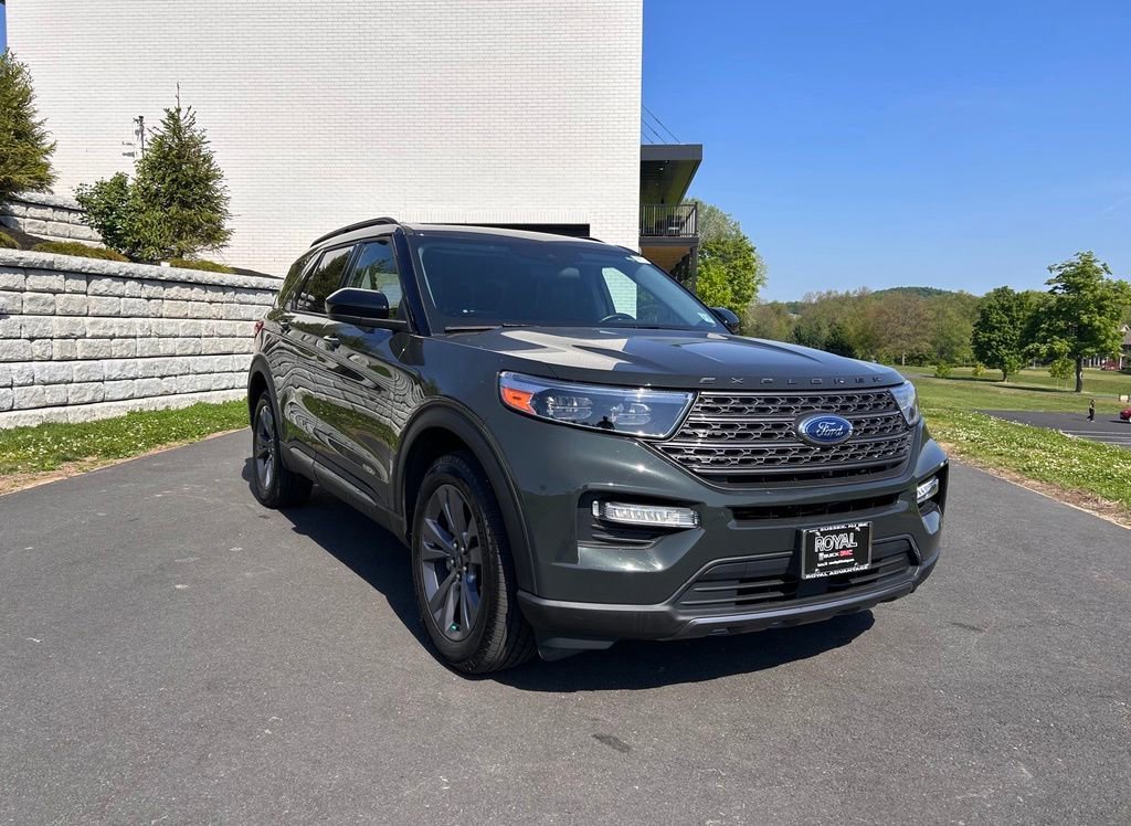 2022 Ford Explorer XLT 4WD's photo