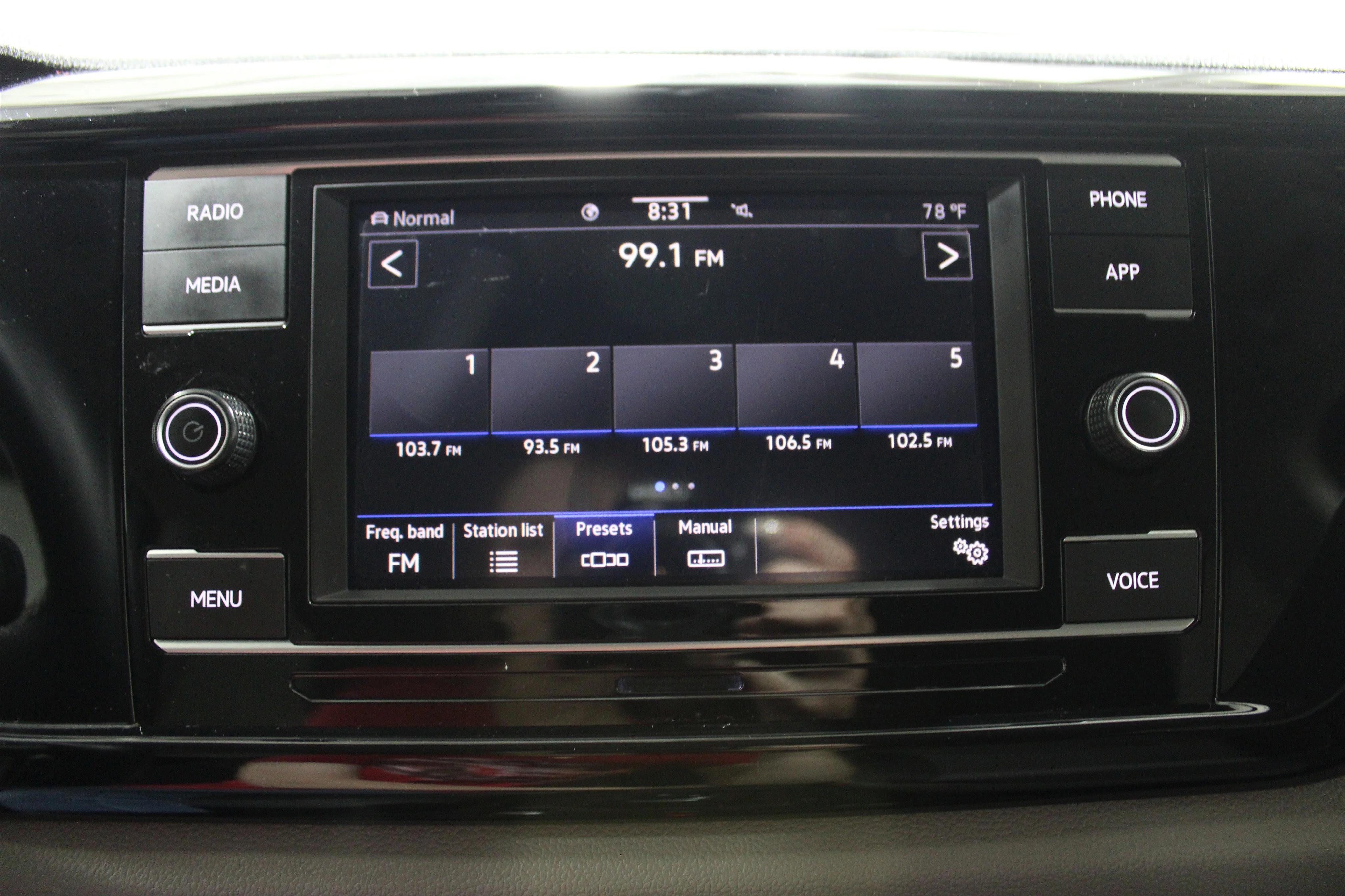 Used 2024 Deep Black Pearl Volkswagen S image 13
