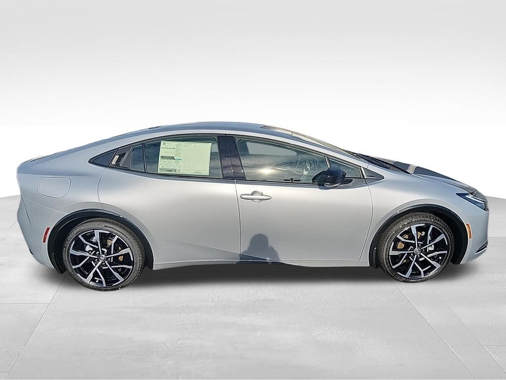 2026 Toyota Prius Plug-in Hybrid XSE - Photo 9
