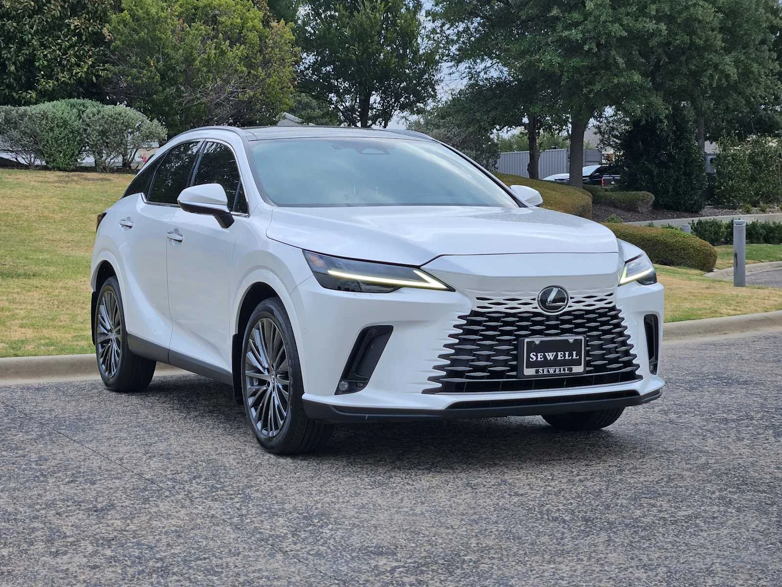 Certified Used 2023 EMINENT WHITE PEARL Lexus Luxury image 2