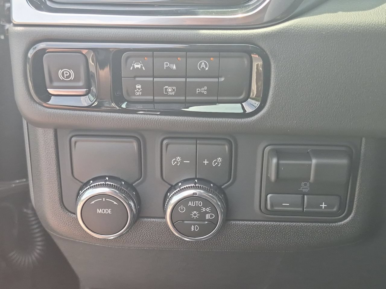 2026 GMC Yukon XL Elevation - Photo 18