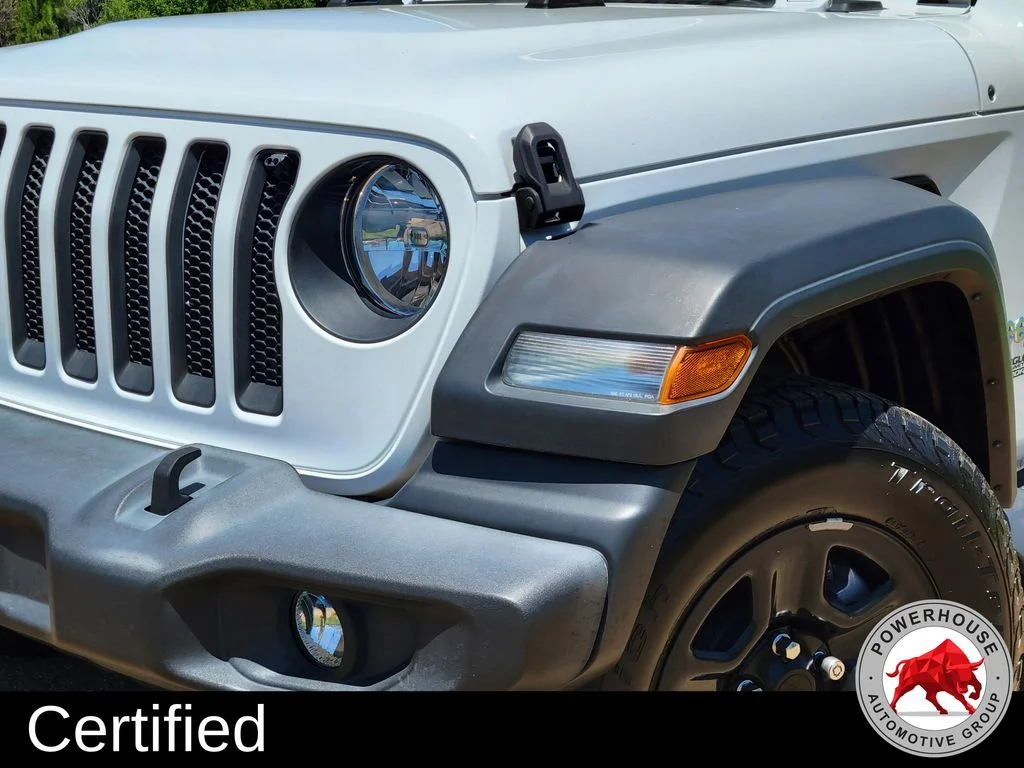 Used 2018 White Jeep Unlimited Sport image 10